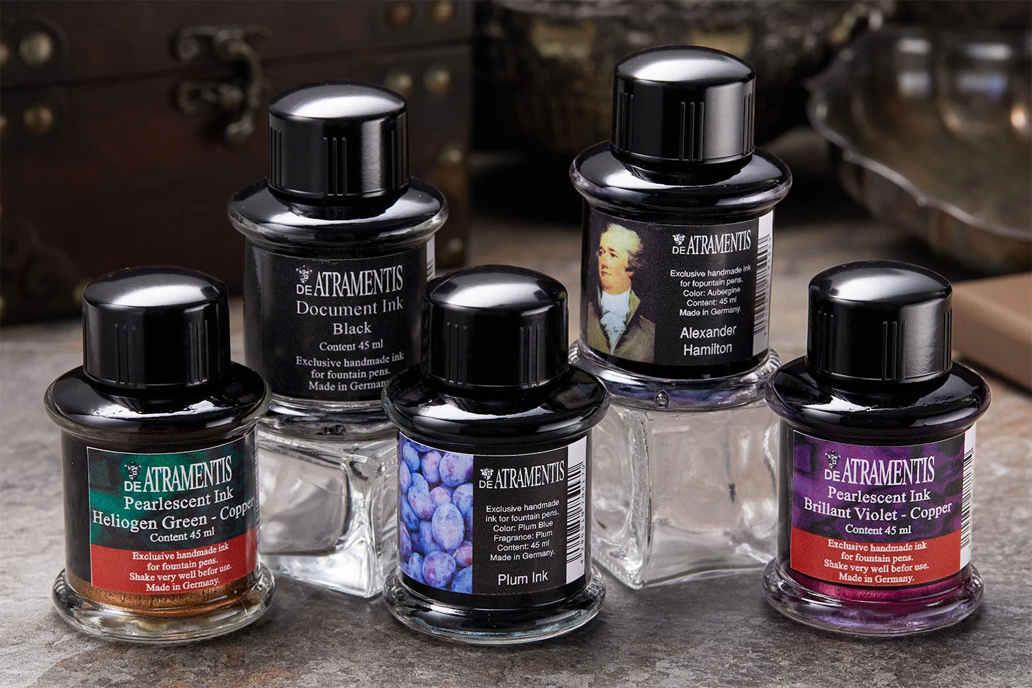 De Atramentis Plum - 45ml Scented Bottled Ink - Image 3