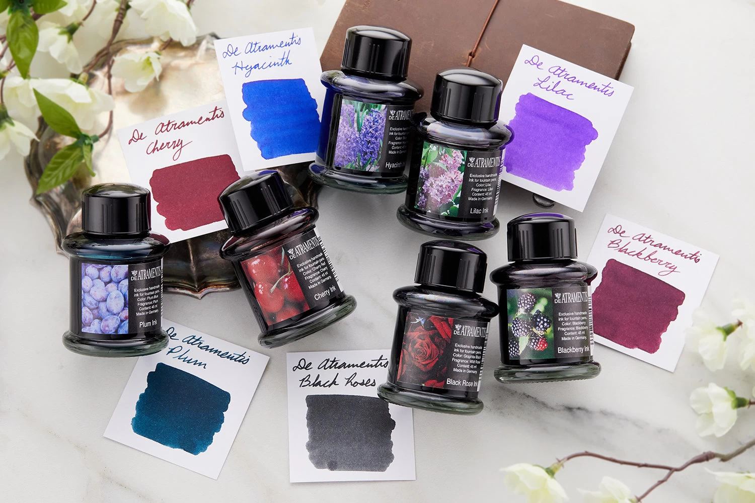 De Atramentis Plum - 45ml Scented Bottled Ink - Image 2