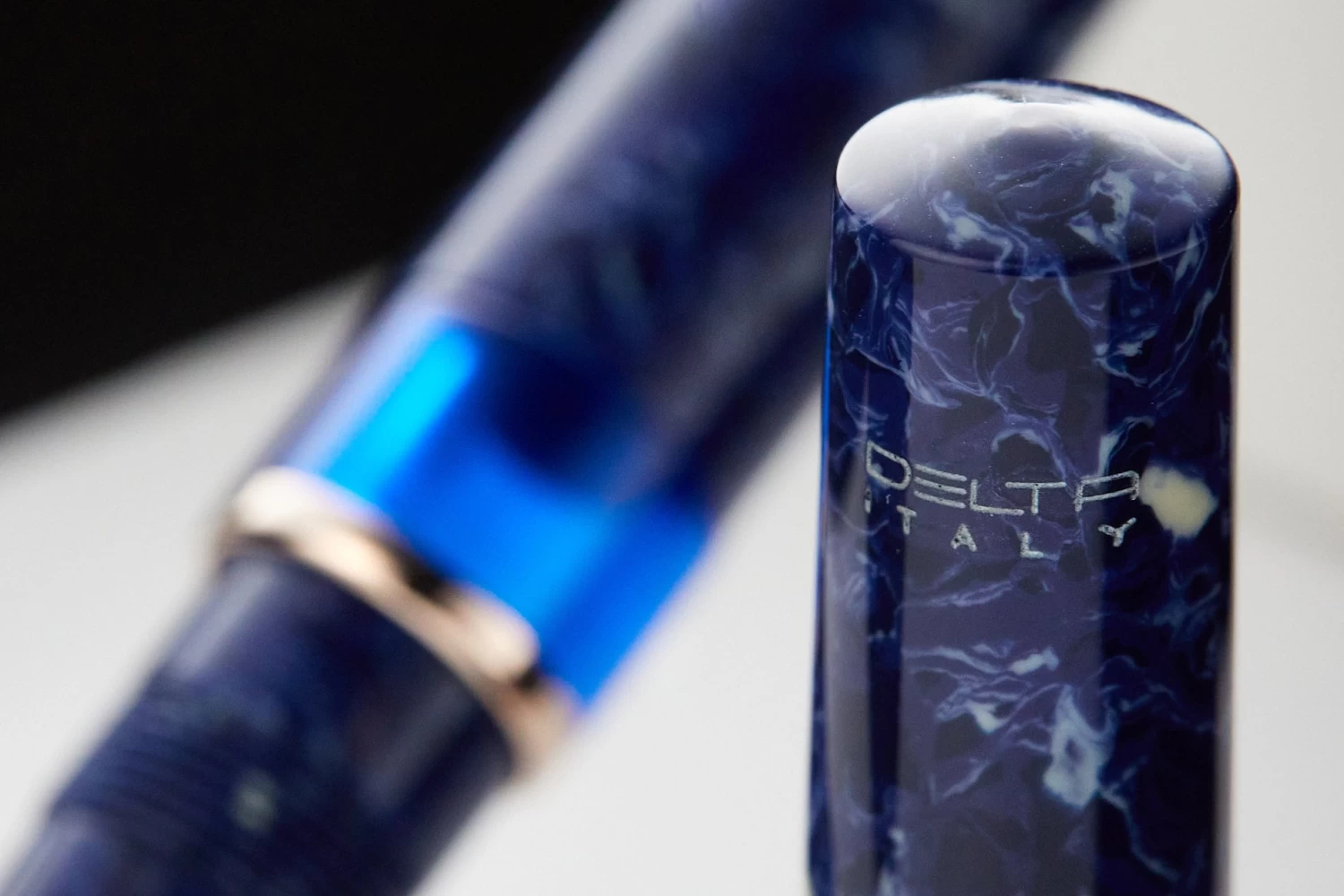 Delta Lapis Blue Celluloid Fountain Pen - Rosegold (Limited Edition) - Image 7