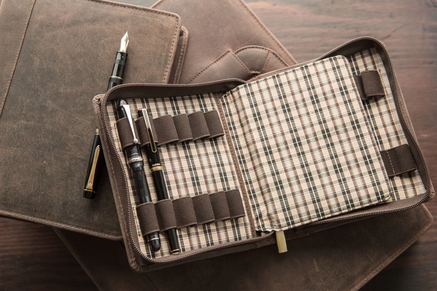 Girologio 12 Zippered Pen Case - Bomber Brown - Image 5