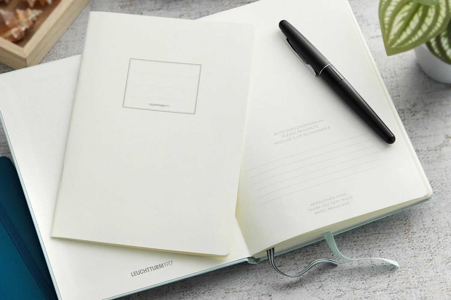 Leuchtturm1917 Medium A5 2024 Weekly Planner & Notebook - Mint Green - Image 3