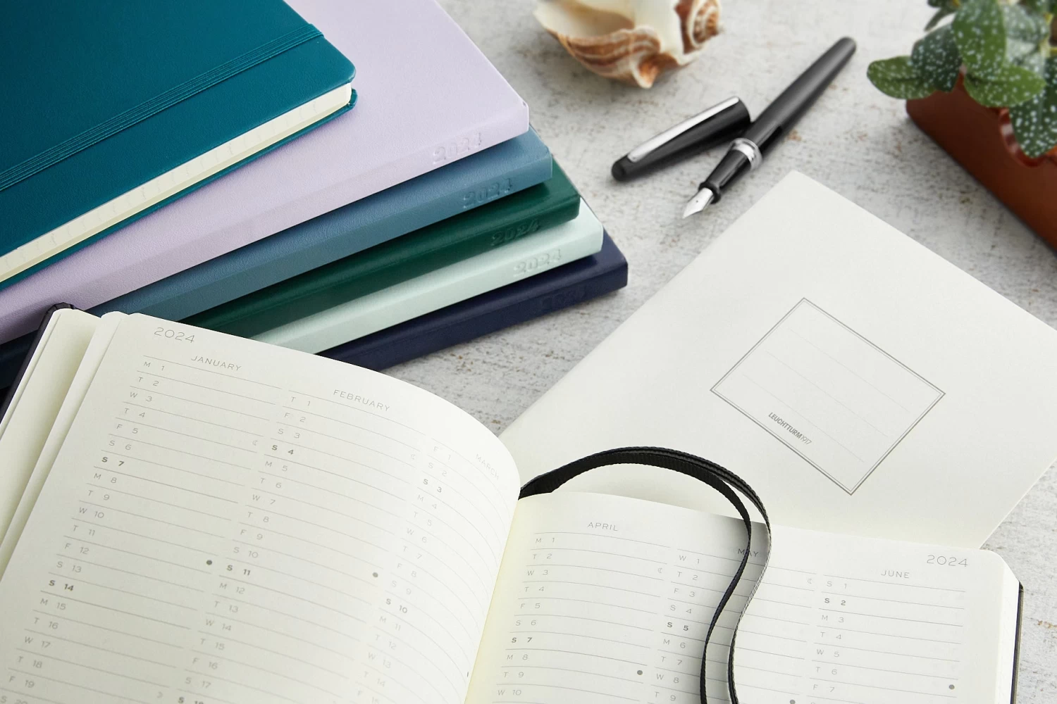 Leuchtturm1917 Medium A5 2024 Weekly Planner & Notebook - Mint Green - Image 11