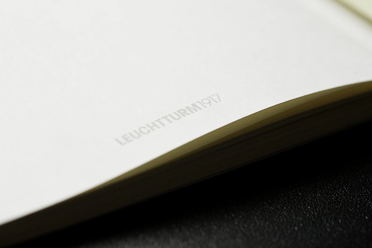 Leuchtturm1917 Medium A5 Notebook - Lilac, Dot Grid - Image 6