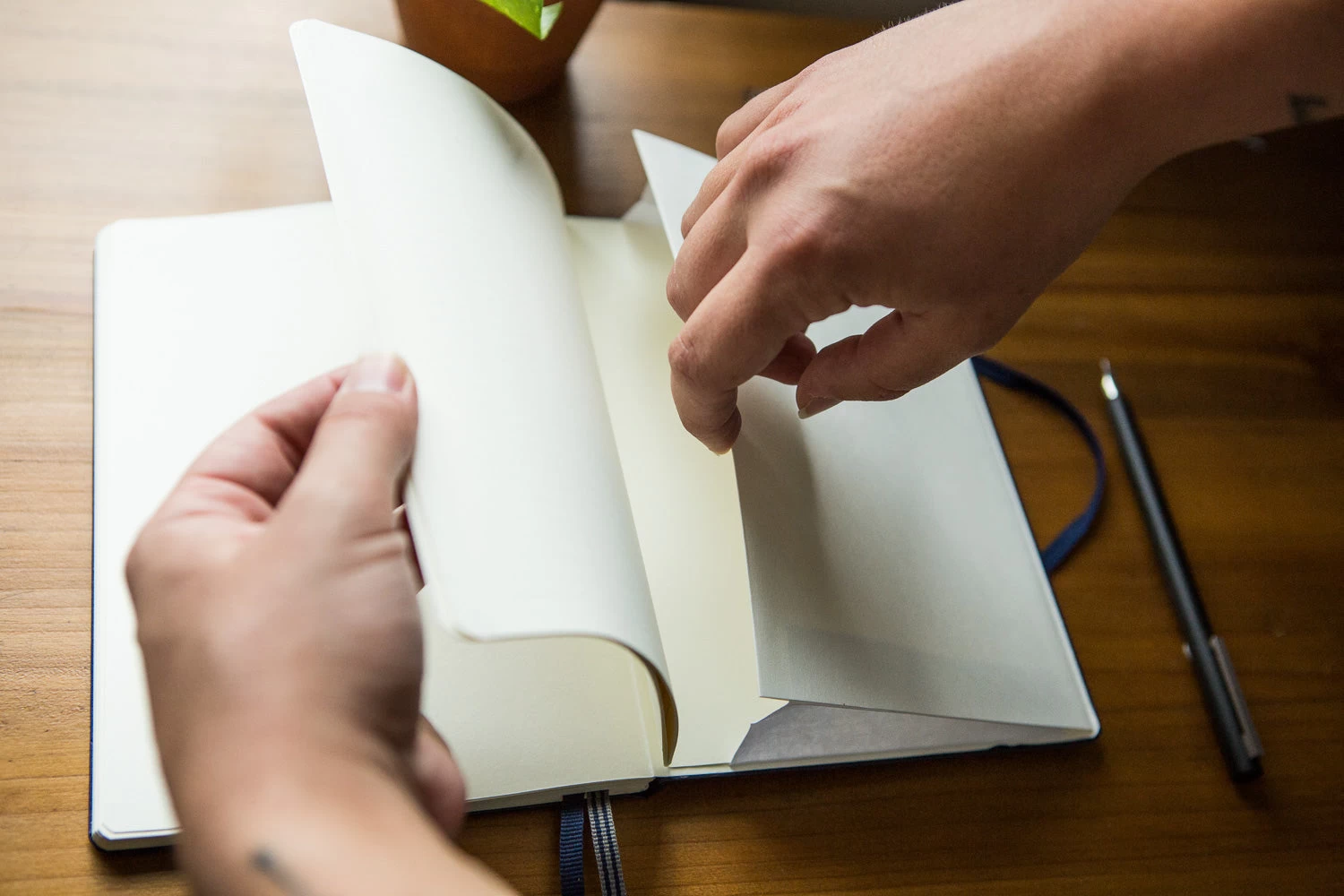 Leuchtturm1917 Medium A5 2024 Weekly Planner & Notebook - Lilac - Image 10