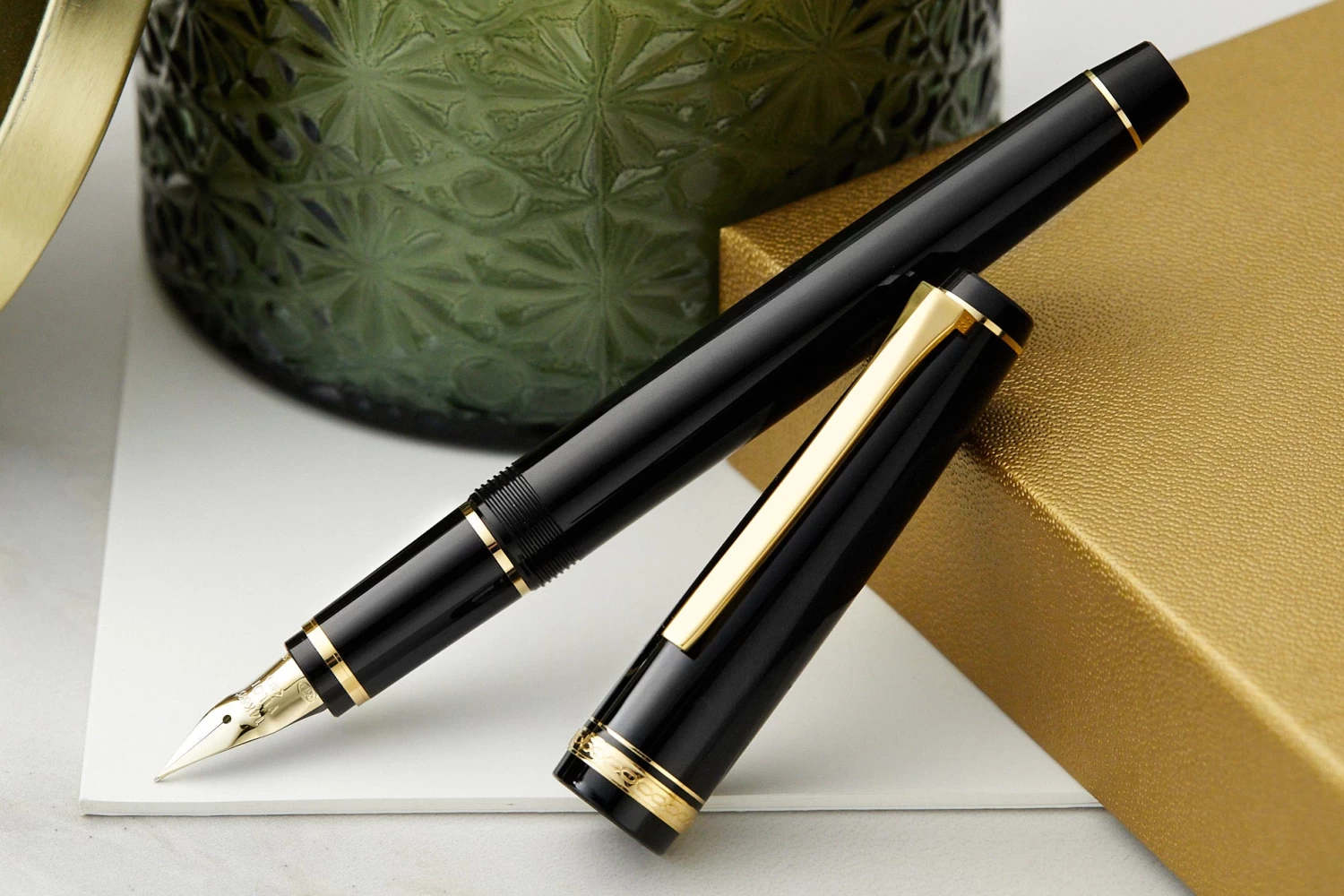 Pilot Falcon Fountain Pen - Black/Gold - Image 6