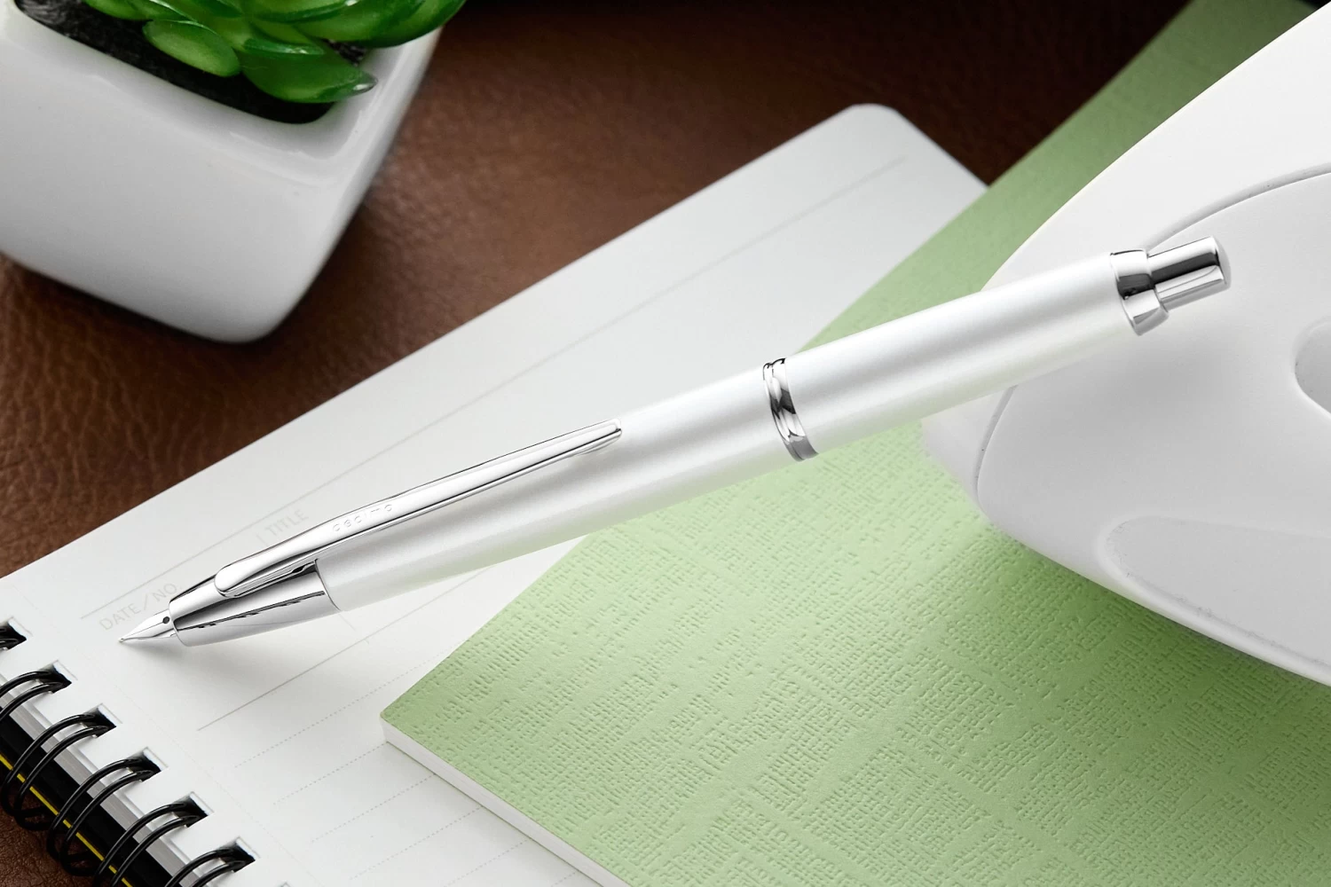 Pilot Vanishing Point Decimo Fountain Pen - White - Image 6