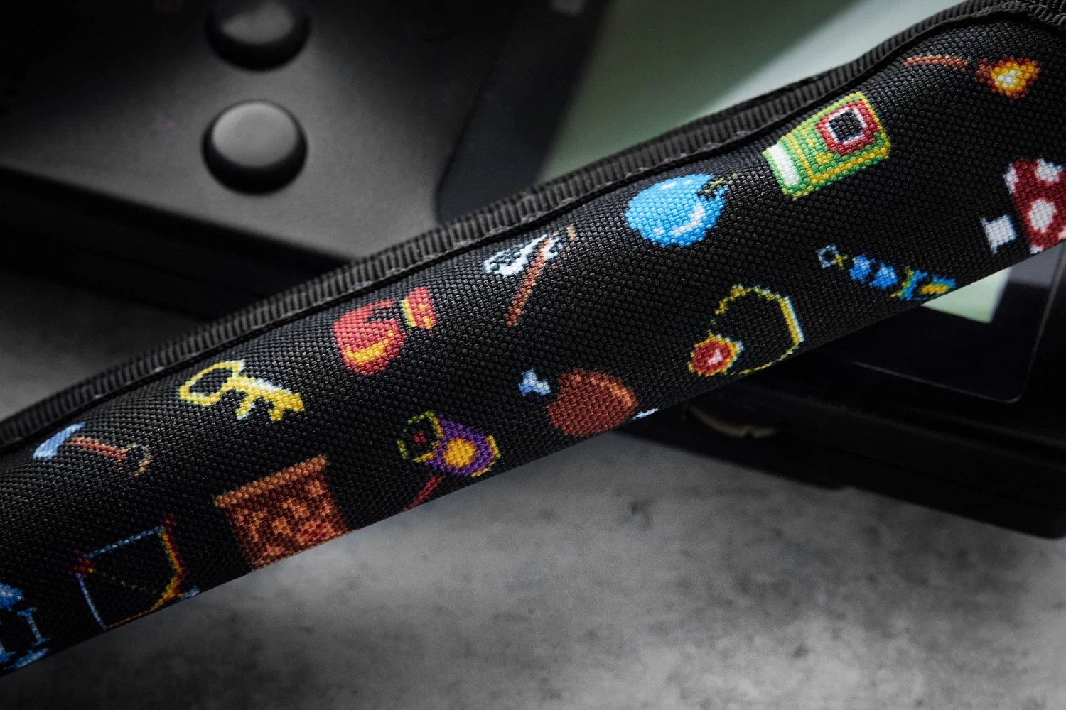 Retro 51 X Rickshaw Bagworks 1 Pen Sleeve - 8-Bit Inventory - Image 4