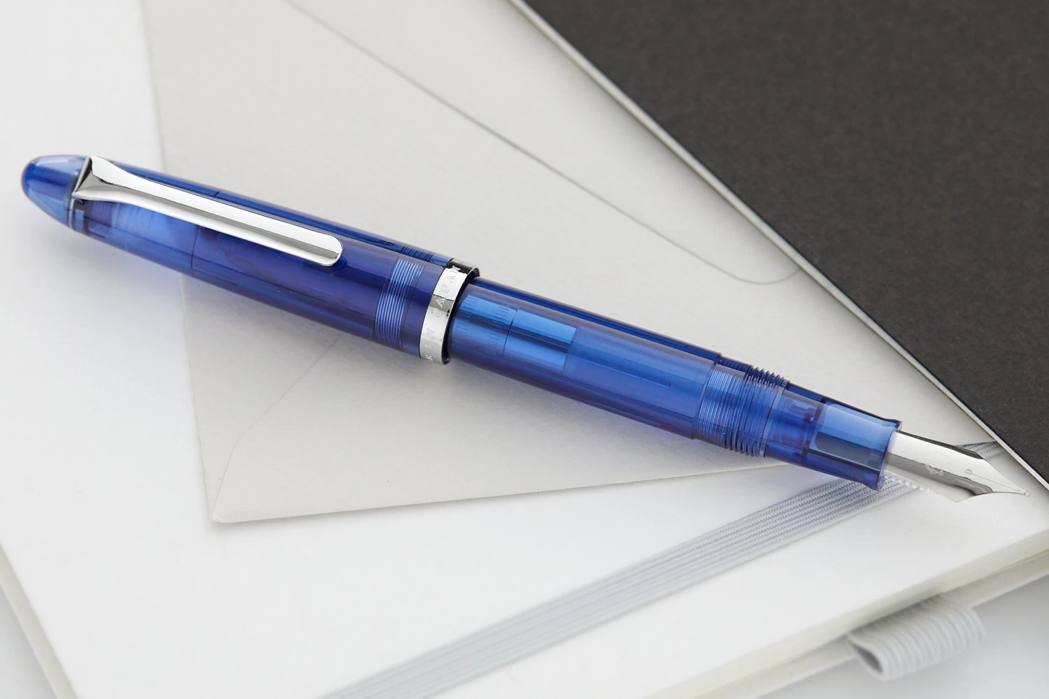 Sailor Compass 1911 Fountain Pen - Transparent Blue - Image 6