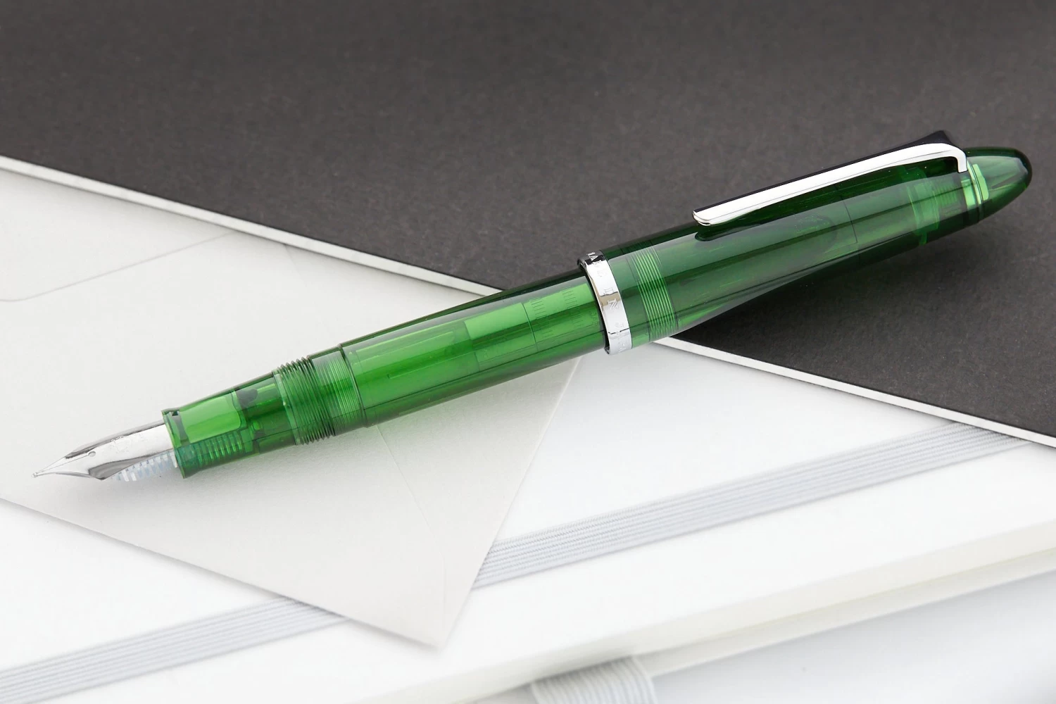 Sailor Compass 1911 Fountain Pen - Transparent Green - Image 6