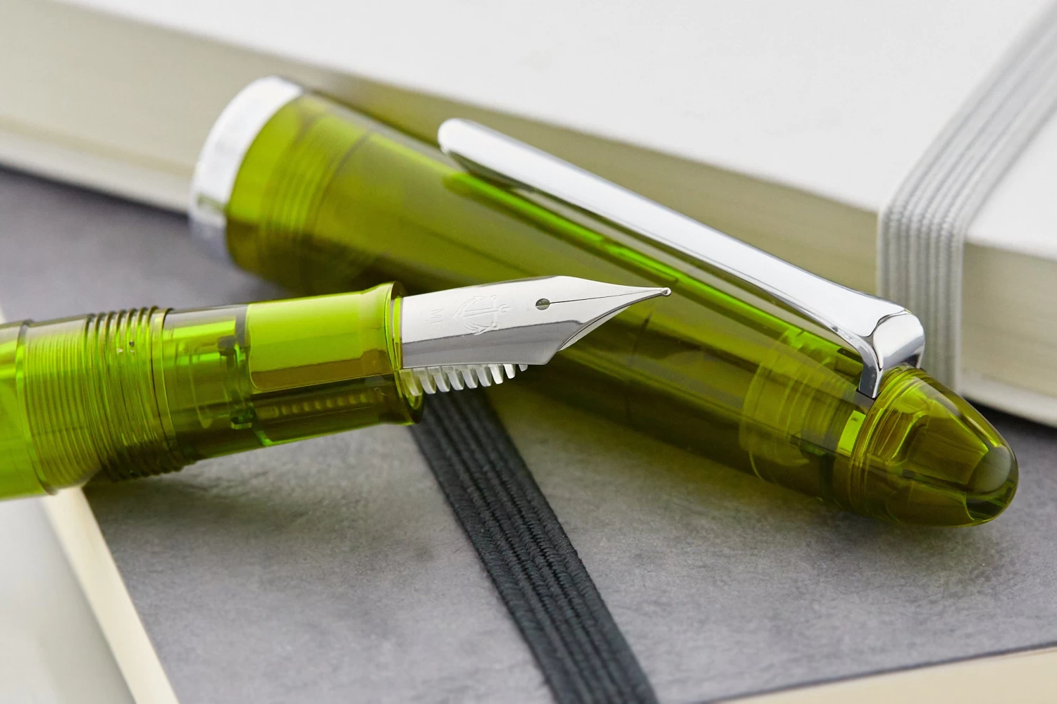 Sailor Compass 1911 Fountain Pen - Transparent Olive - Image 9